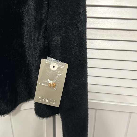 Cyprus crop sweater - Picture 2 of 4